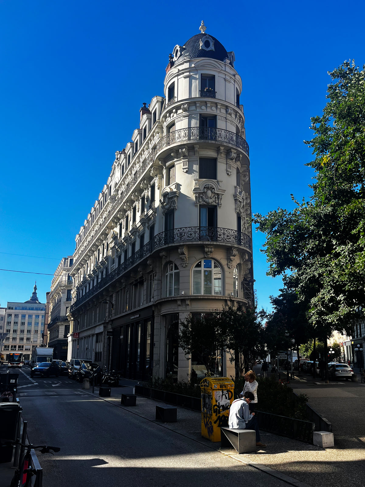 LYON