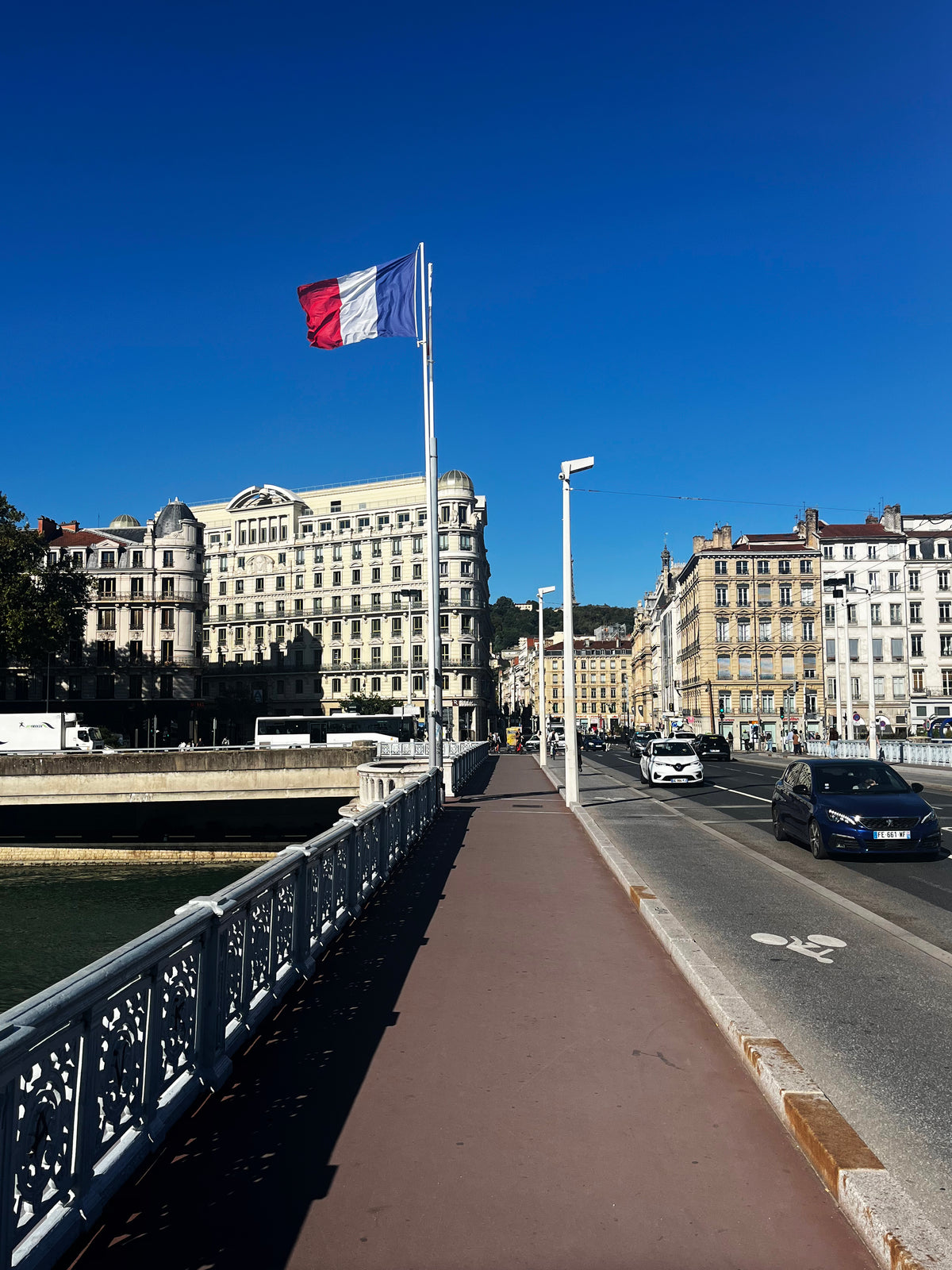 LYON